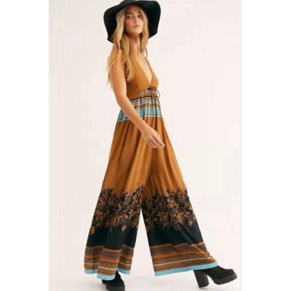 Free People Palm Beach Printed Wide leg Halter Jumpsuit Size XS - Picture 1 of 12
